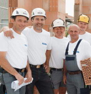 Ihr zuverlässiges Bauunternehmen in Ostwestfalen-Lippe. Unser Team ist die Basis für unsere Qualität, unsere Verlässlichkeit.